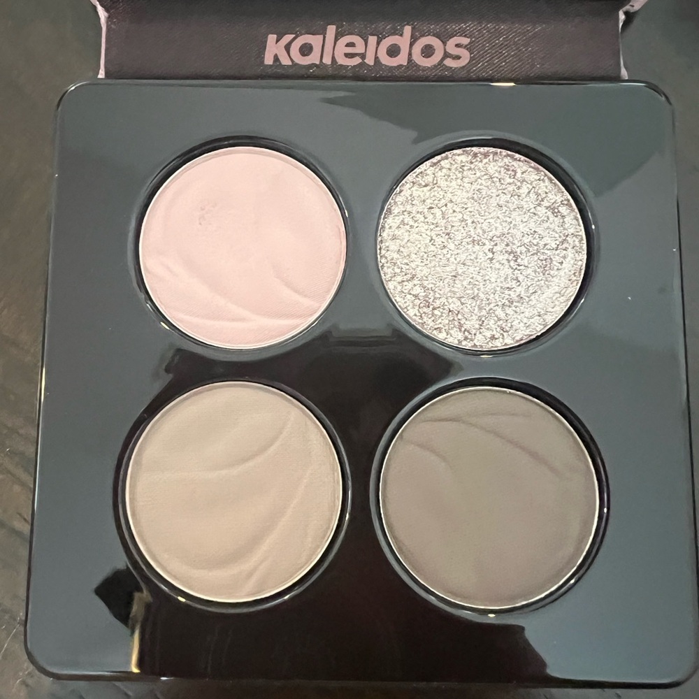 Kaleidoscope Beauty Venus Trap Eyeshadow Palette Quad